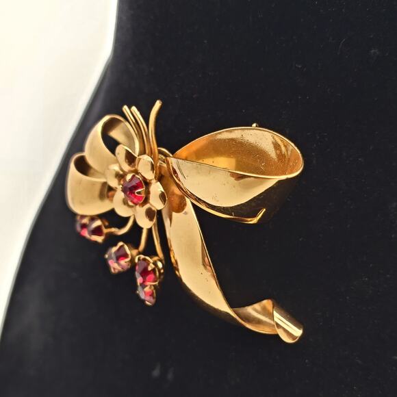 Gold Filled Red Rhinestone Brooch Bow Ribbon Pin Jordan 1/20 10K GF Vintage 40s - Picture 6 of 7